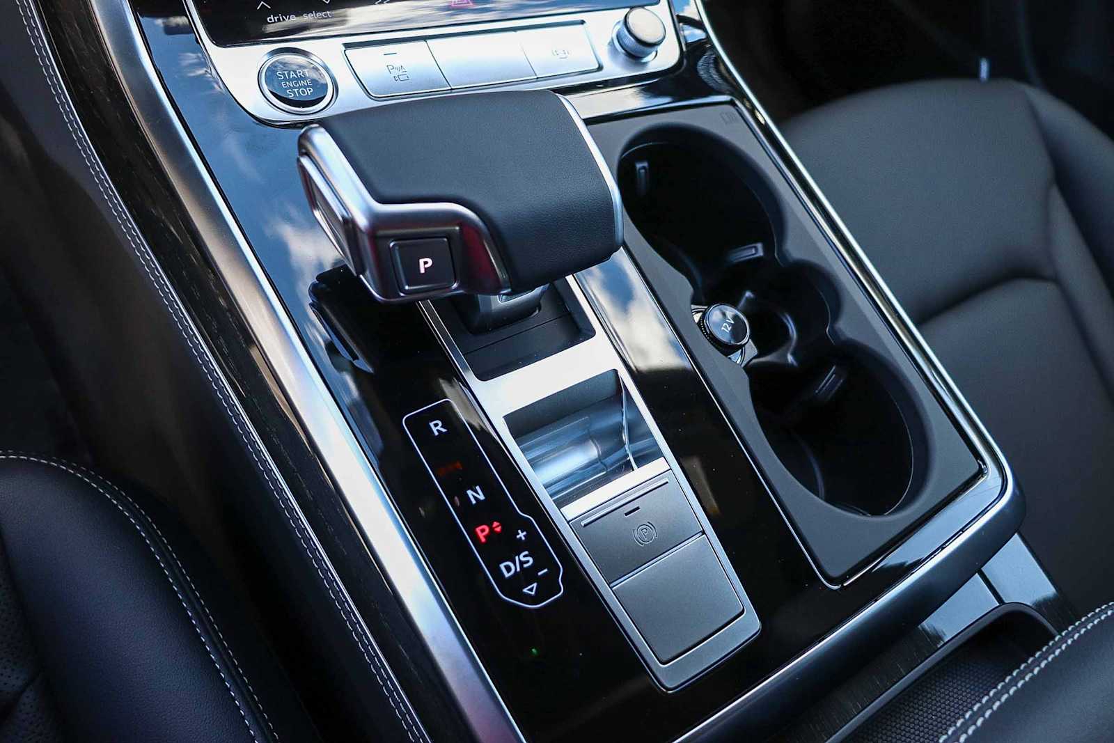 Thumbnail: 2026 Audi Q7 - 26