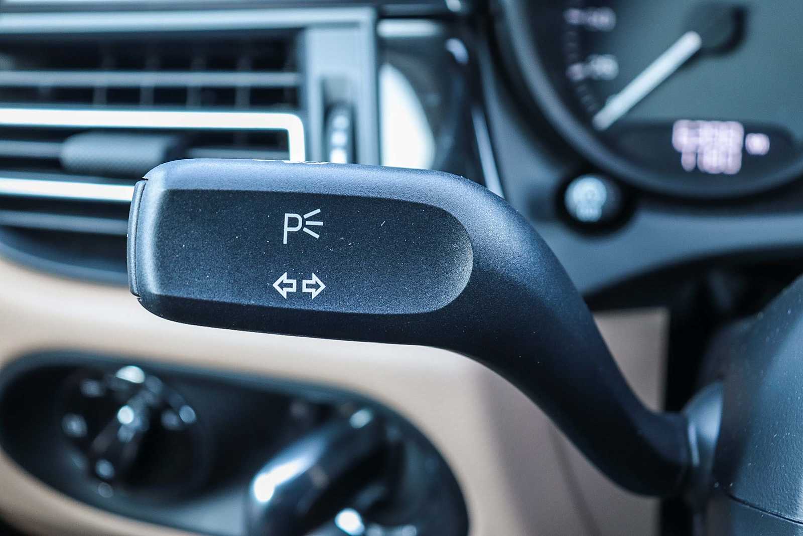 Thumbnail: 2024 Porsche Macan - 31