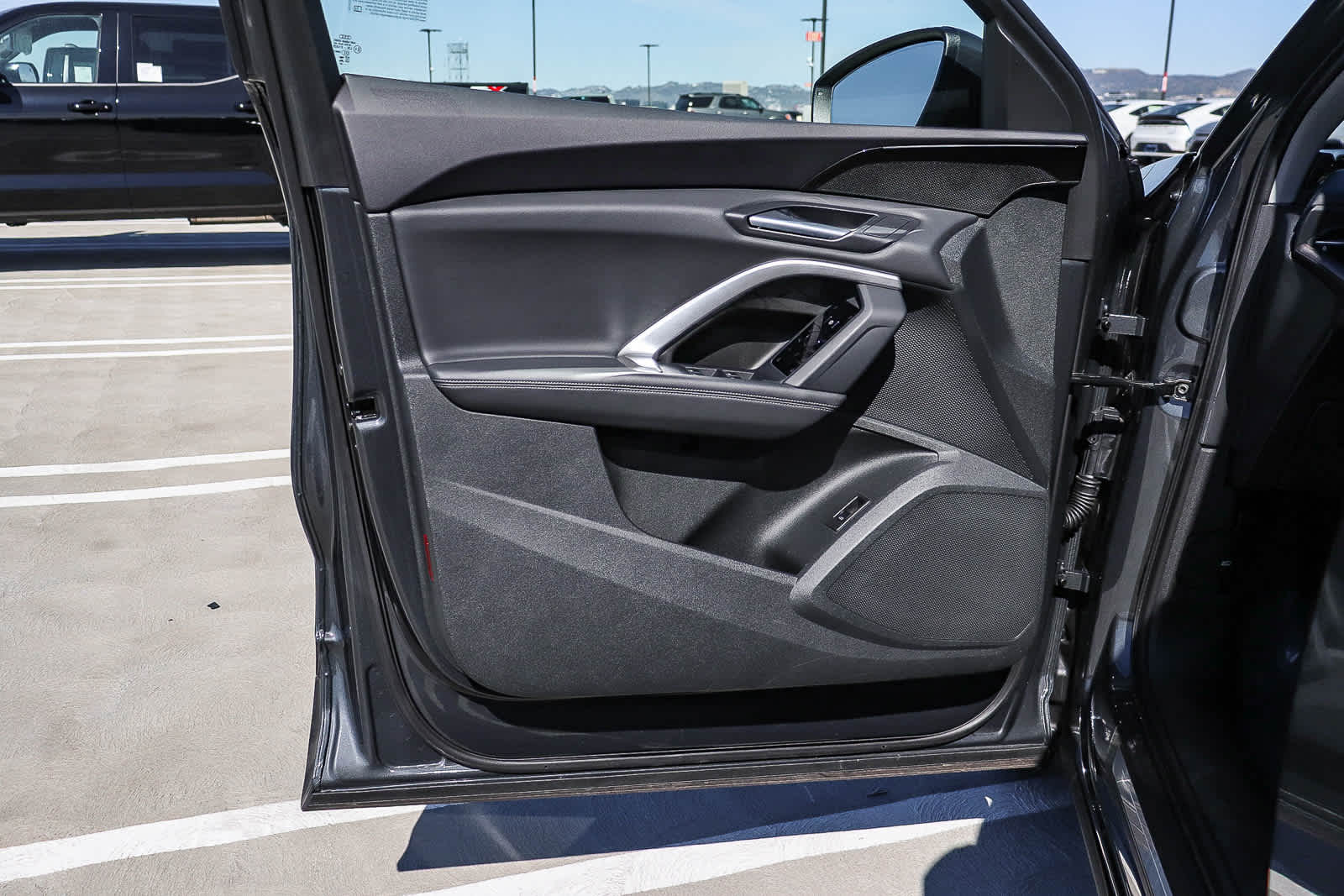 Thumbnail: 2025 Audi Q5 - 28