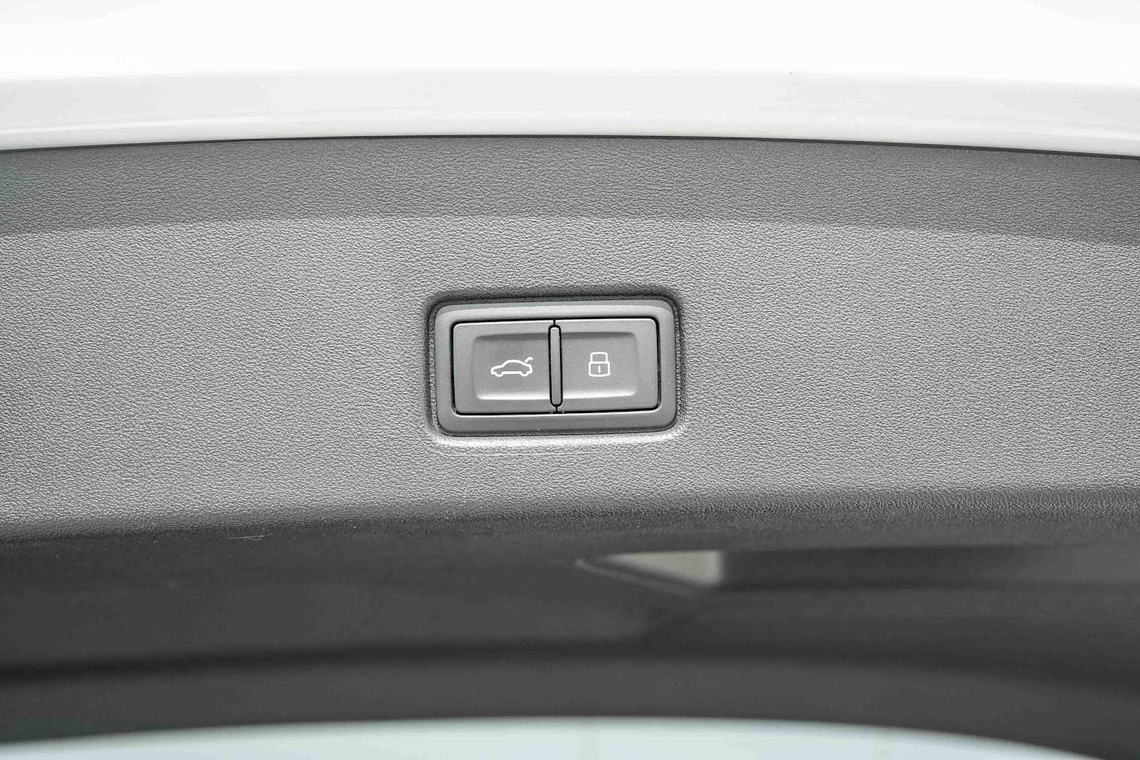 Thumbnail: 2023 Audi Q4 e-tron - 38