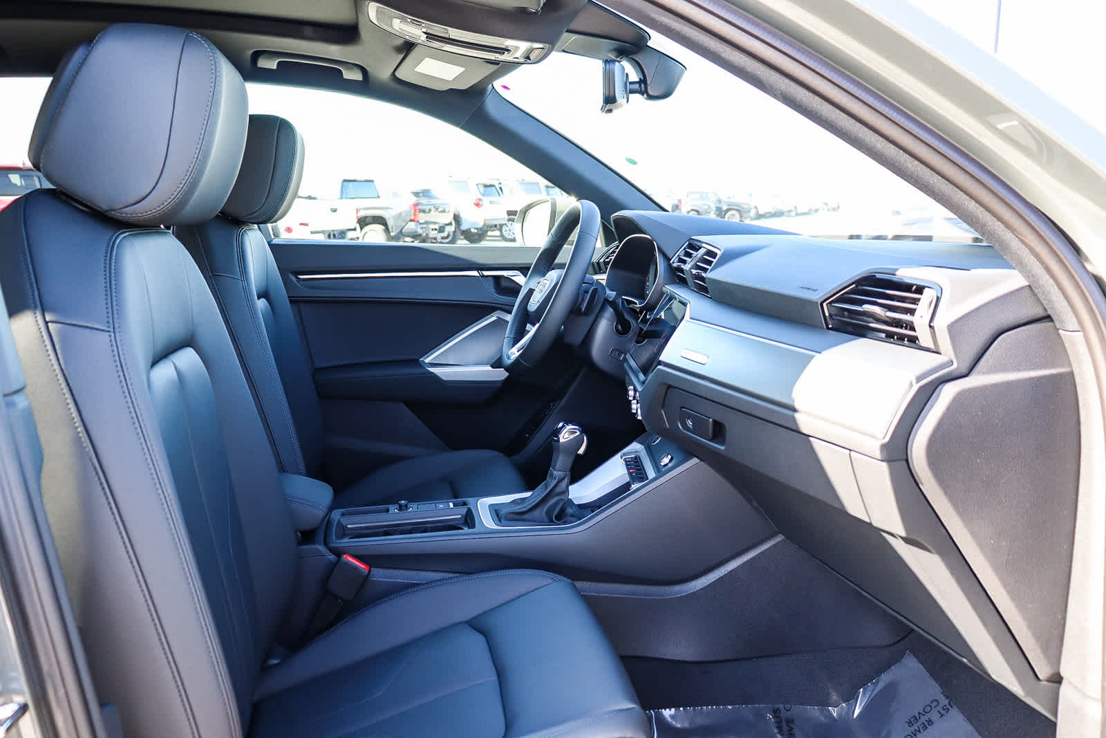 Thumbnail: 2025 Audi Q3 - 23