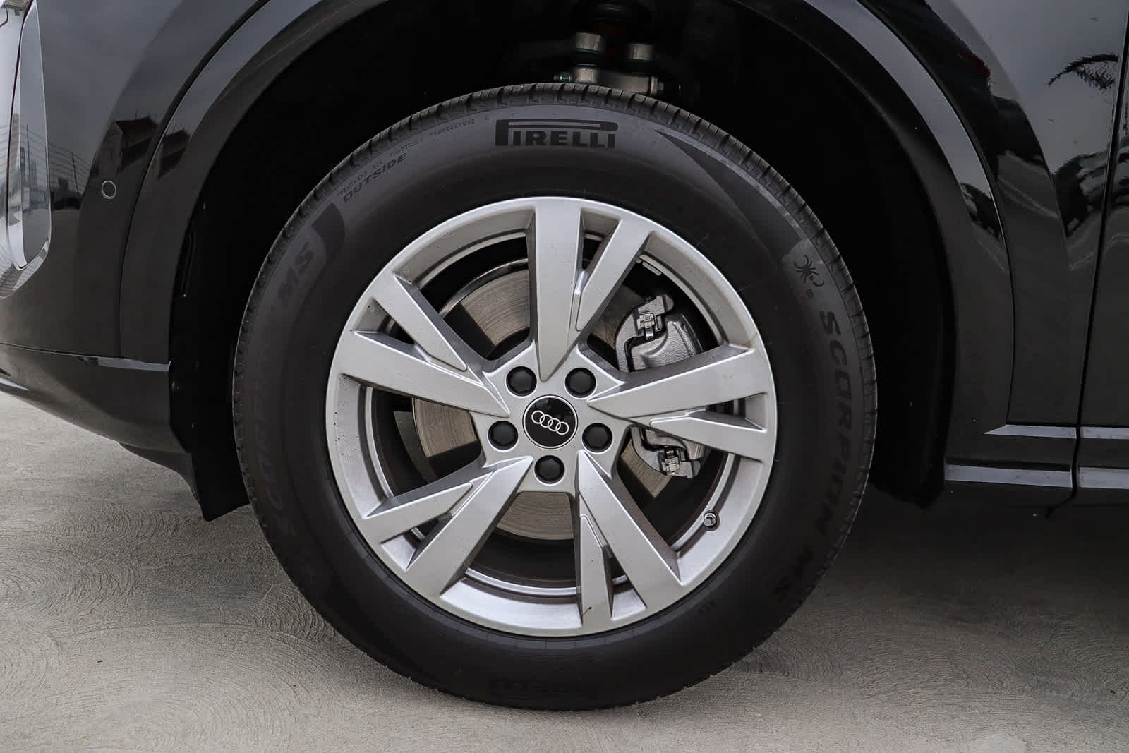 Thumbnail: 2025 Audi Q5 - 13