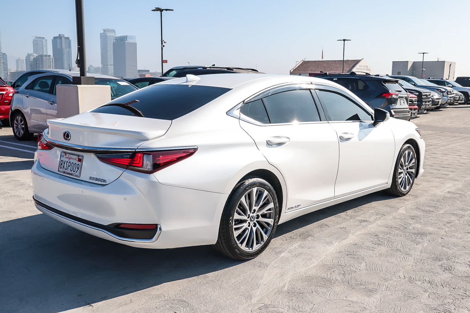 Thumbnail: 2021 Lexus ES - 6