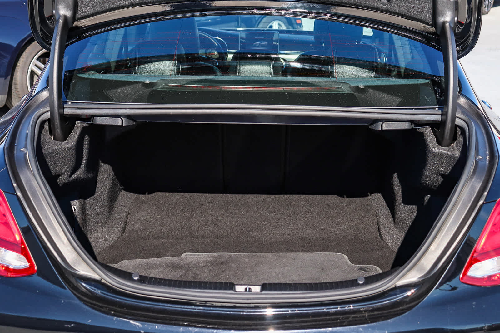 Thumbnail: 2018 Mercedes-Benz C-Class - 33