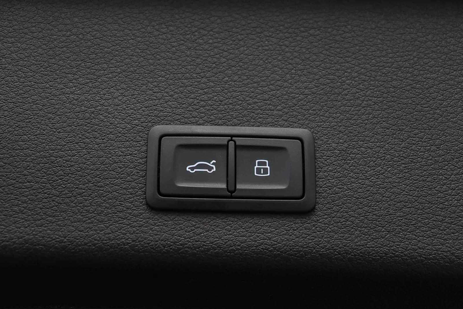 Thumbnail: 2024 Audi Q8 e-tron - 39