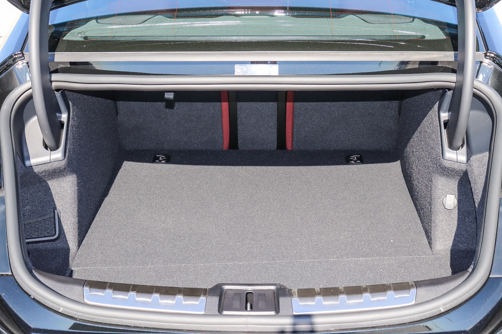 Thumbnail: 2026 Audi e-tron GT - 40