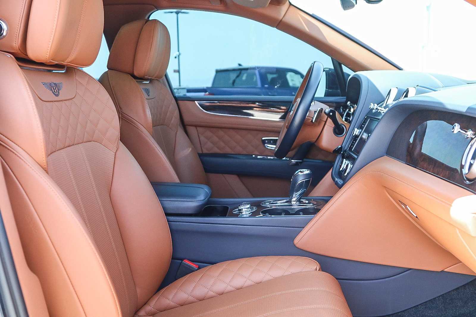 Thumbnail: 2019 Bentley Bentayga - 18