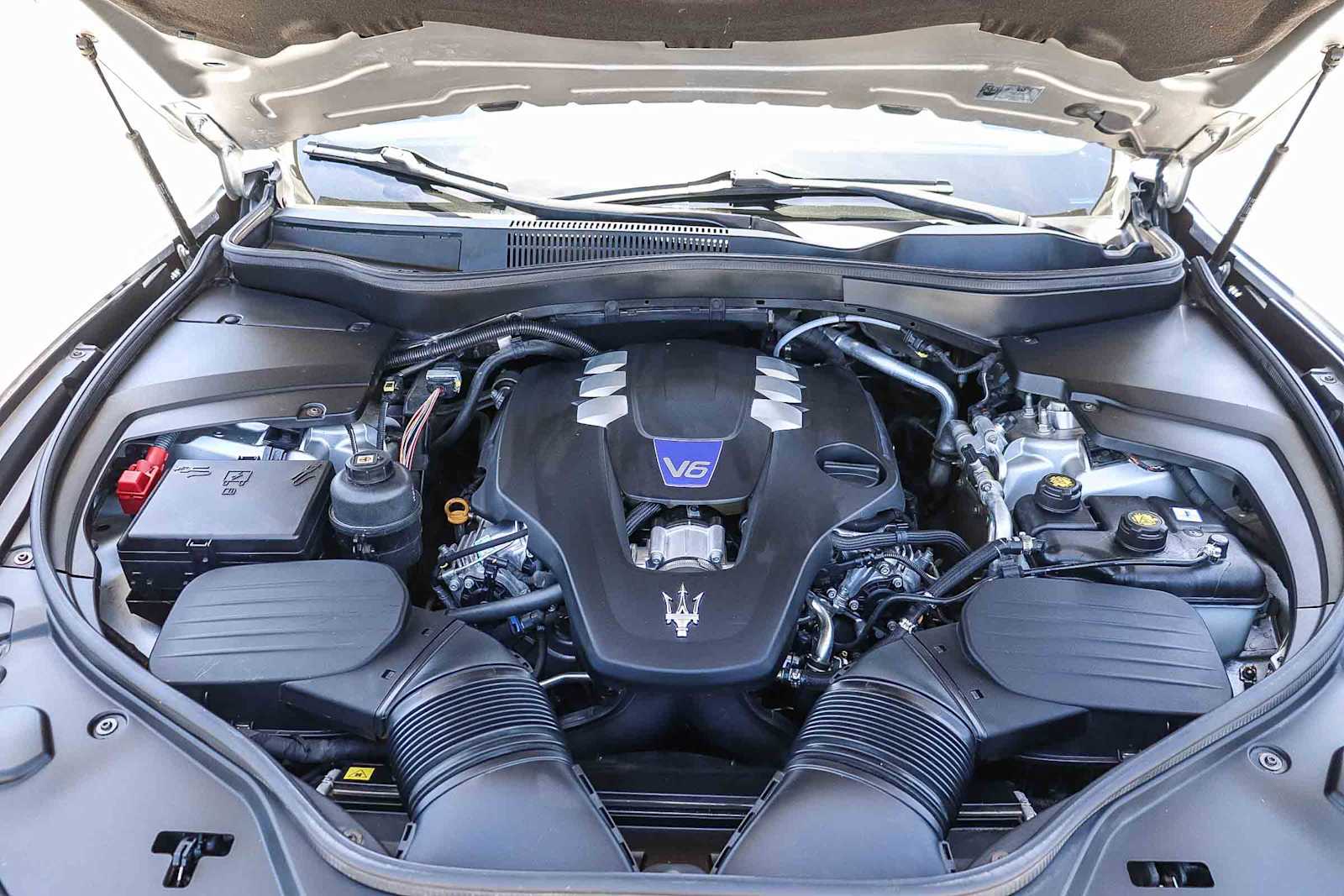 Thumbnail: 2017 Maserati Levante - 35