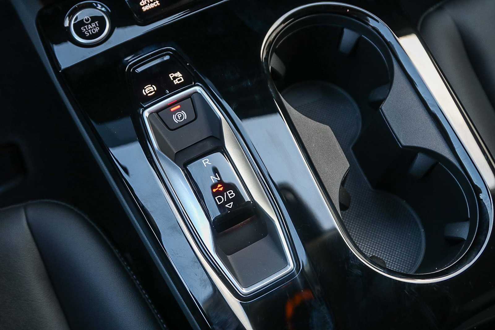 Thumbnail: 2025 Audi Q6 e-tron - 20