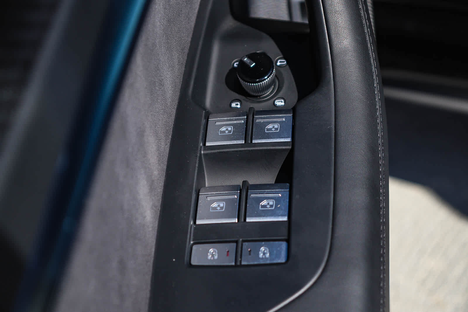 Thumbnail: 2025 Audi RS 6 - 31