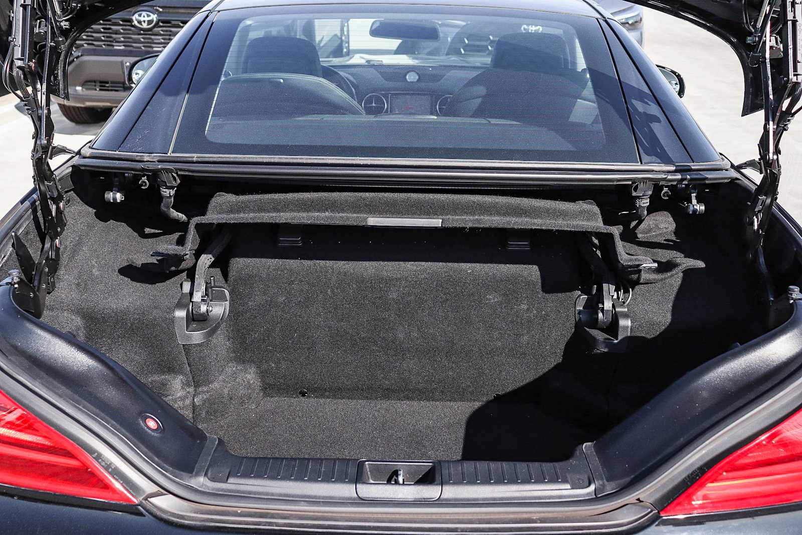 Thumbnail: 2018 Mercedes-Benz SL-Class - 40