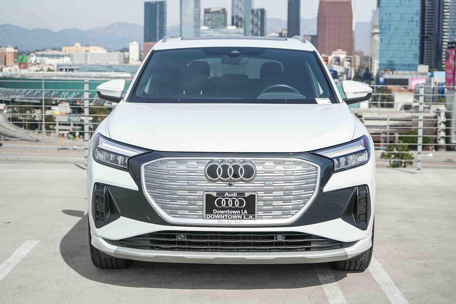 Thumbnail: 2023 Audi Q4 e-tron - 2