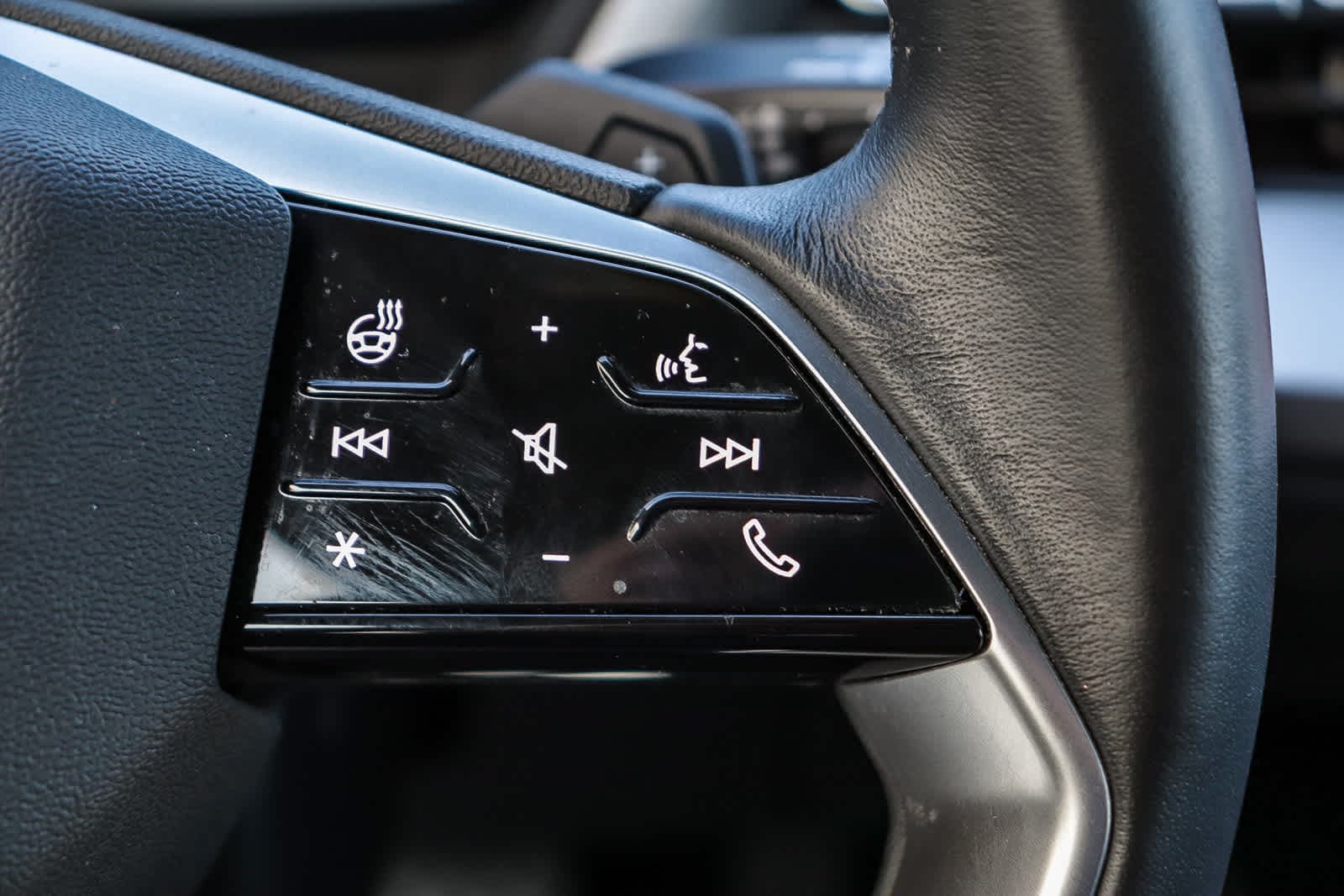 Thumbnail: 2023 Audi Q4 e-tron - 20