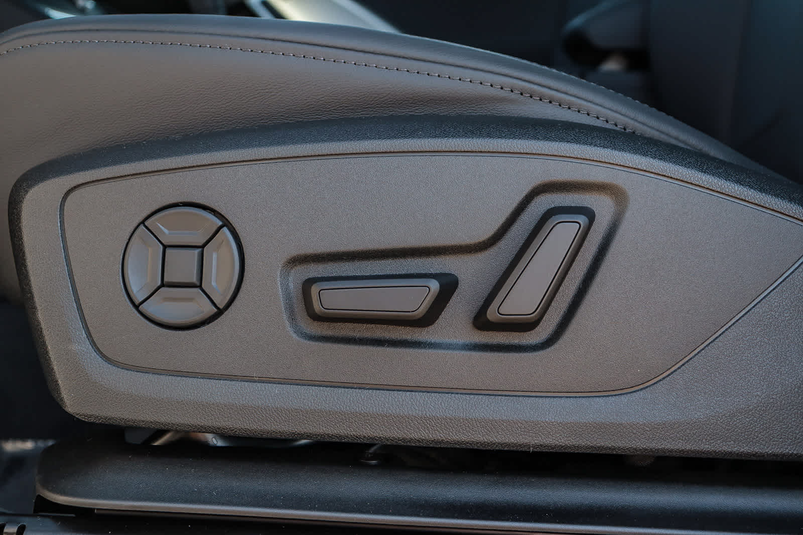 Thumbnail: 2025 Audi Q3 - 26