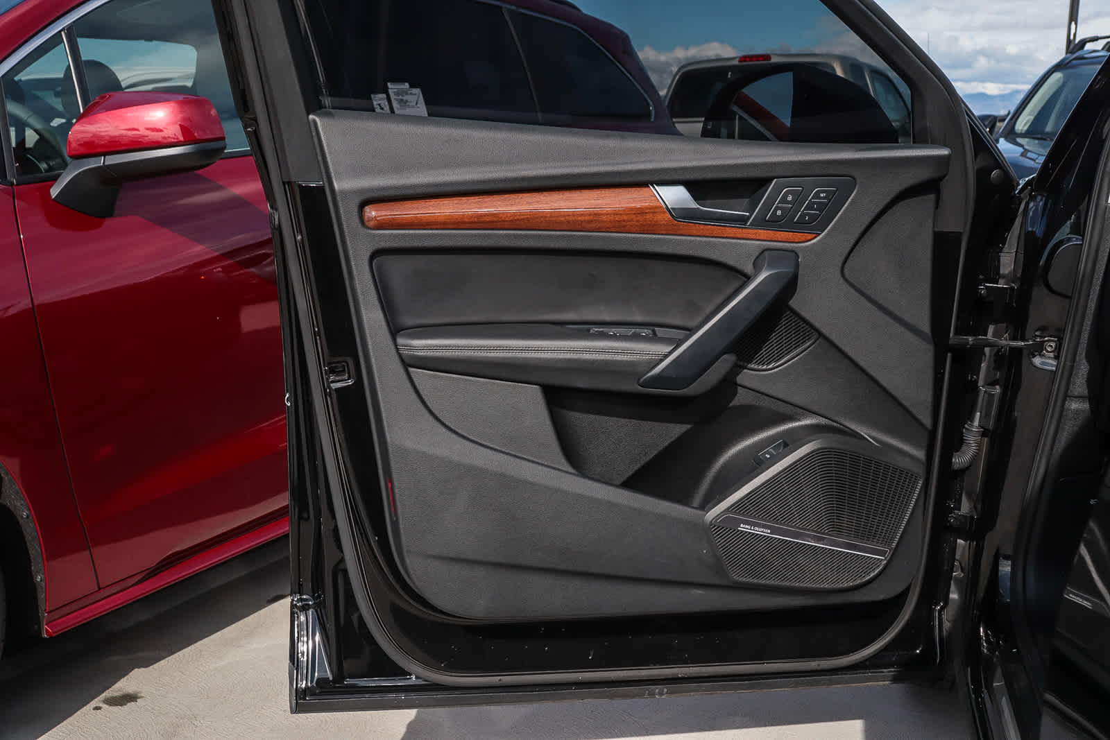 Thumbnail: 2023 Audi Q5 - 30