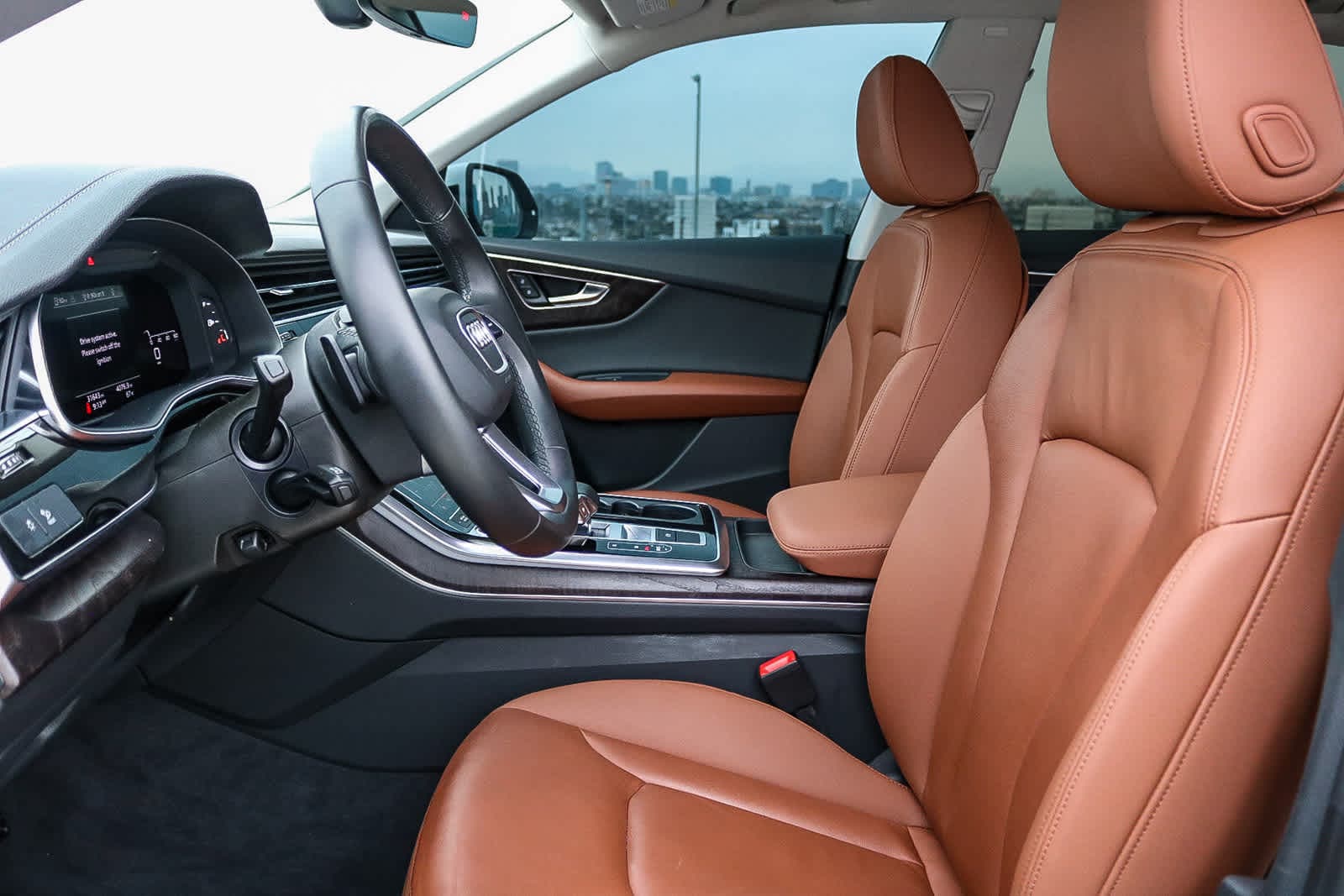 Thumbnail: 2023 Audi Q8 - 25