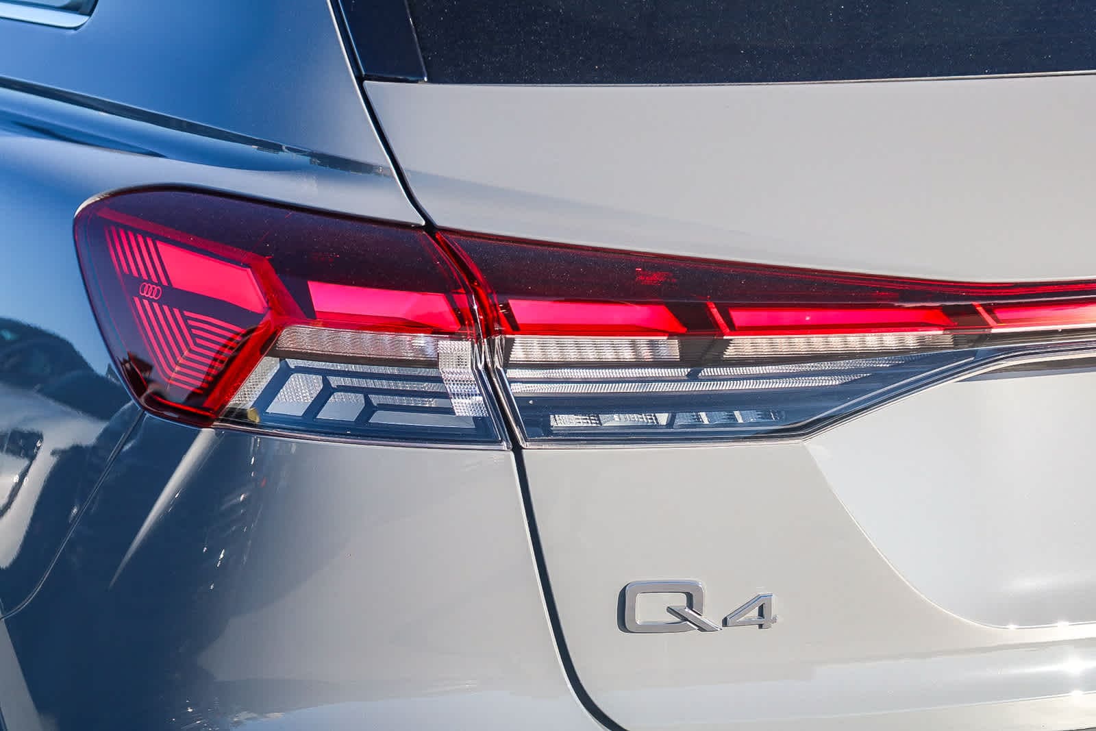 Thumbnail: 2023 Audi Q4 e-tron - 9
