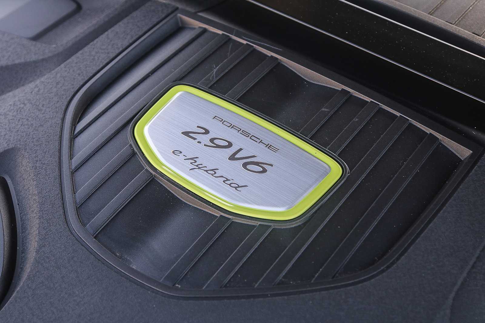 Thumbnail: 2020 Porsche Panamera - 35