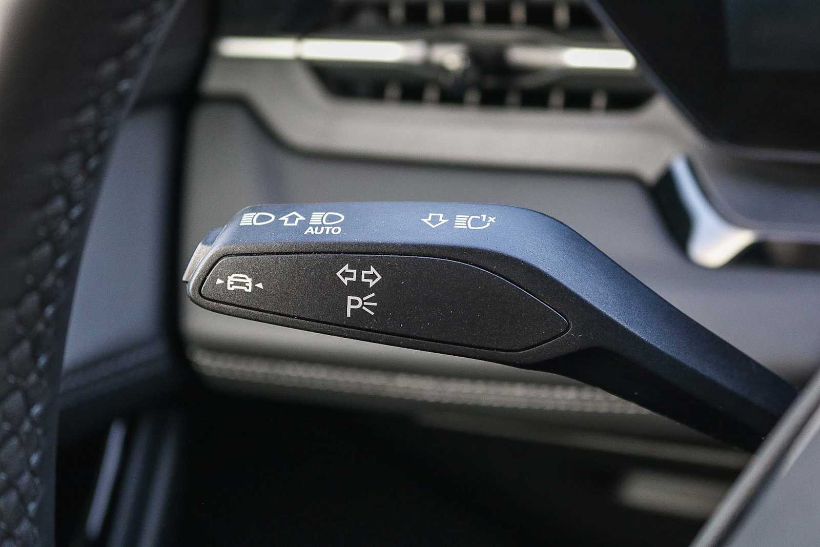 Thumbnail: 2025 Audi Q6 e-tron - 33