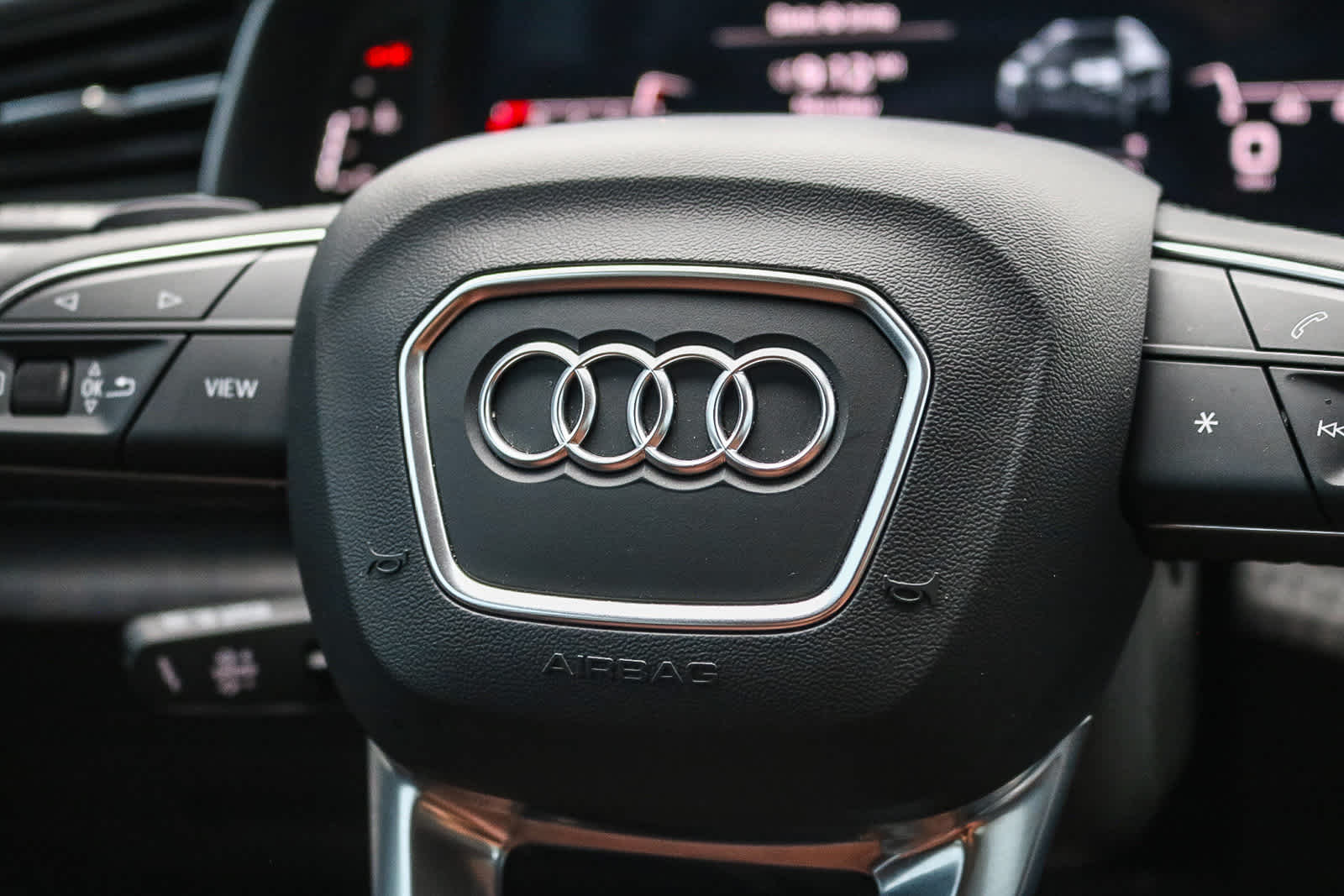 Thumbnail: 2023 Audi Q8 - 23