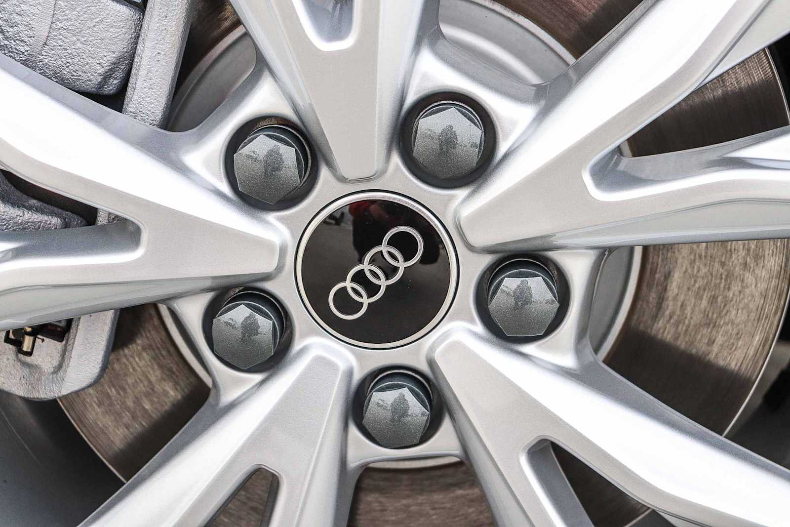 Thumbnail: 2025 Audi Q3 - 13