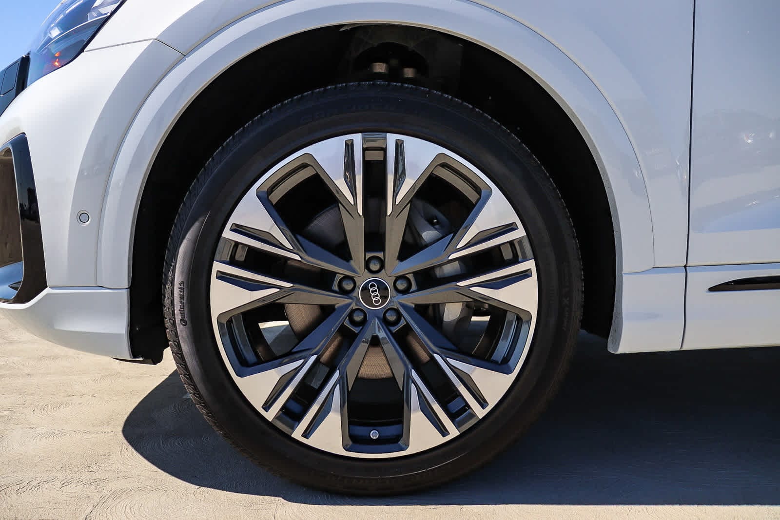 Thumbnail: 2026 Audi Q8 - 14