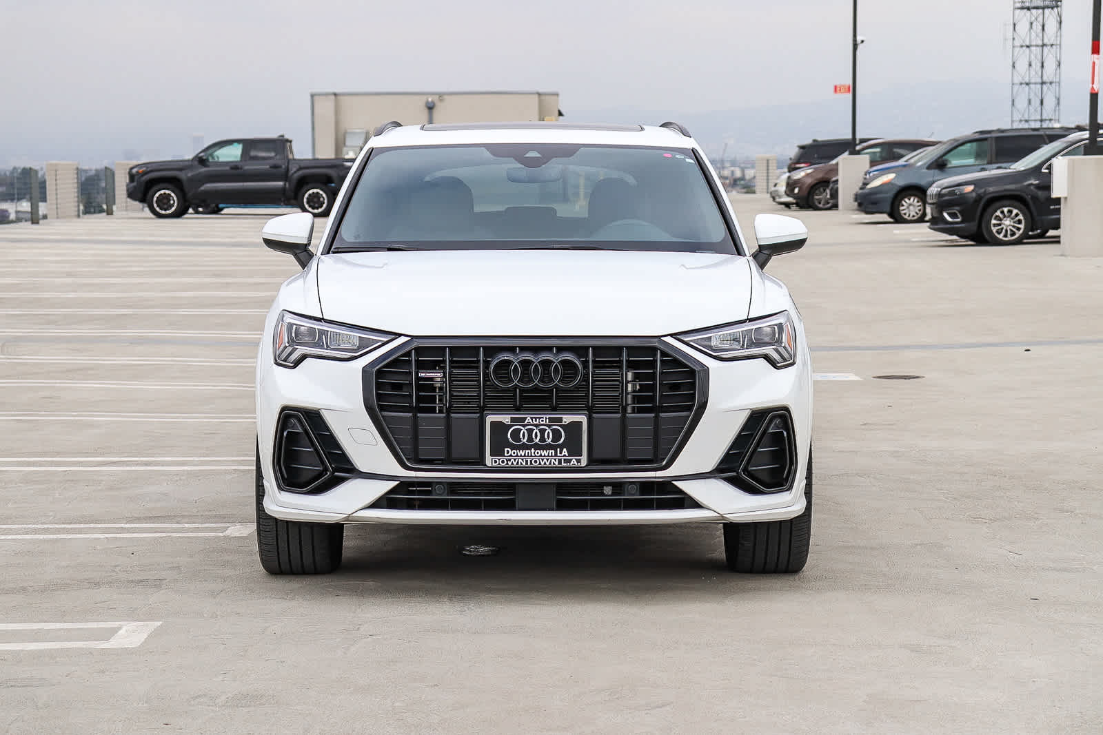 Thumbnail: 2023 Audi Q3 - 2
