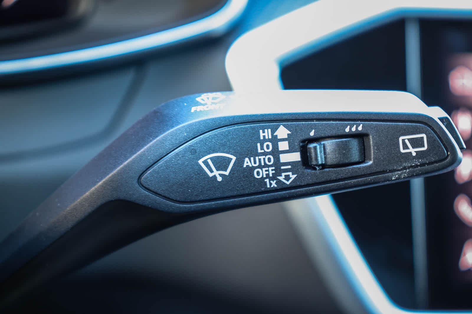 Thumbnail: 2025 Audi RS 6 - 36