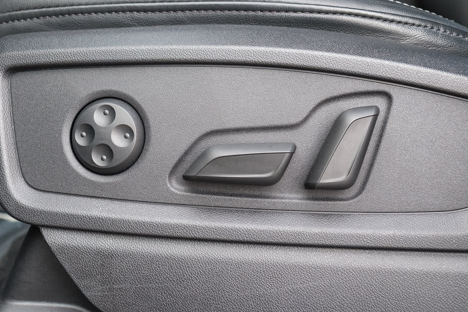 Thumbnail: 2023 Audi Q5 - 23