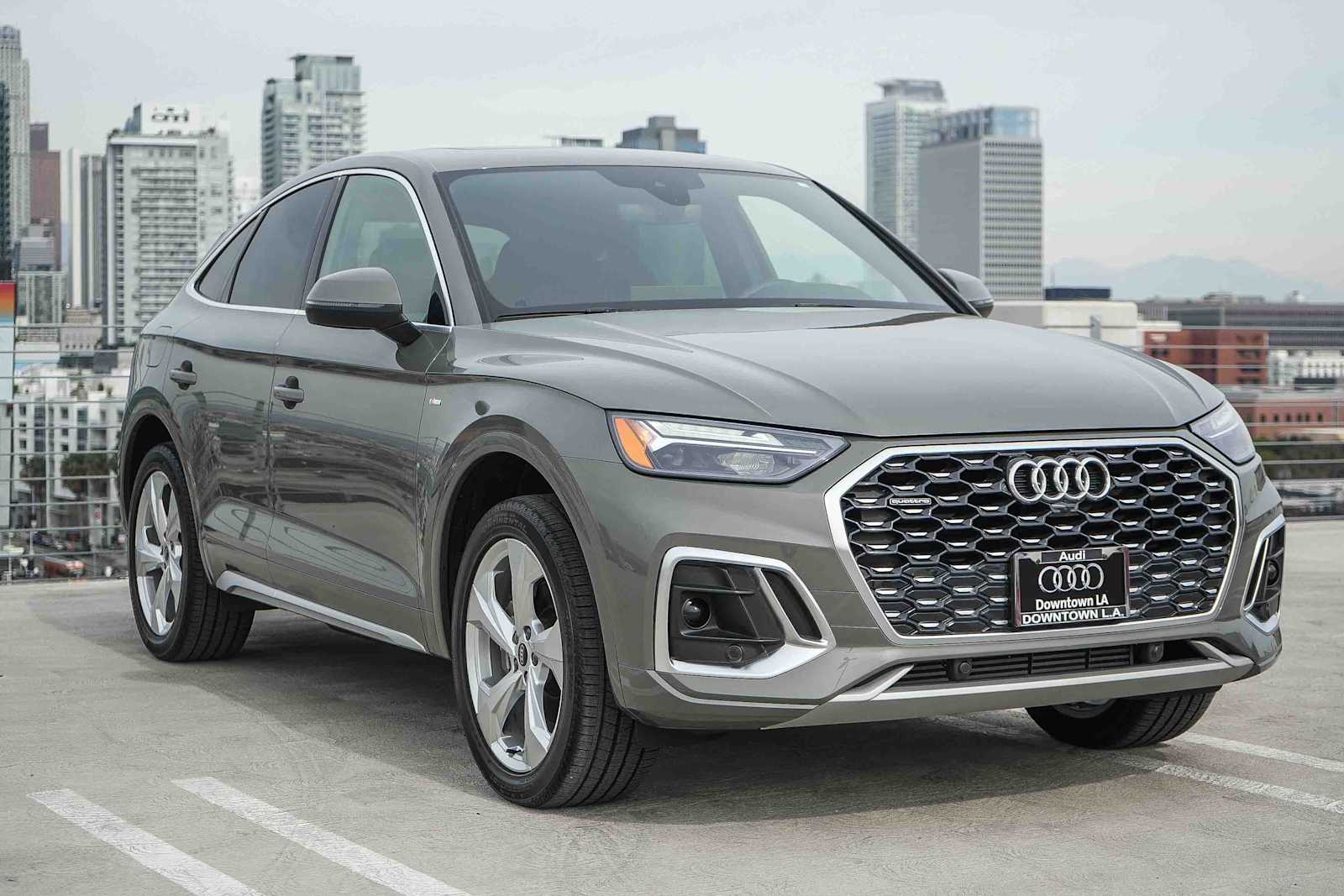 Thumbnail: 2023 Audi Q5 - 3