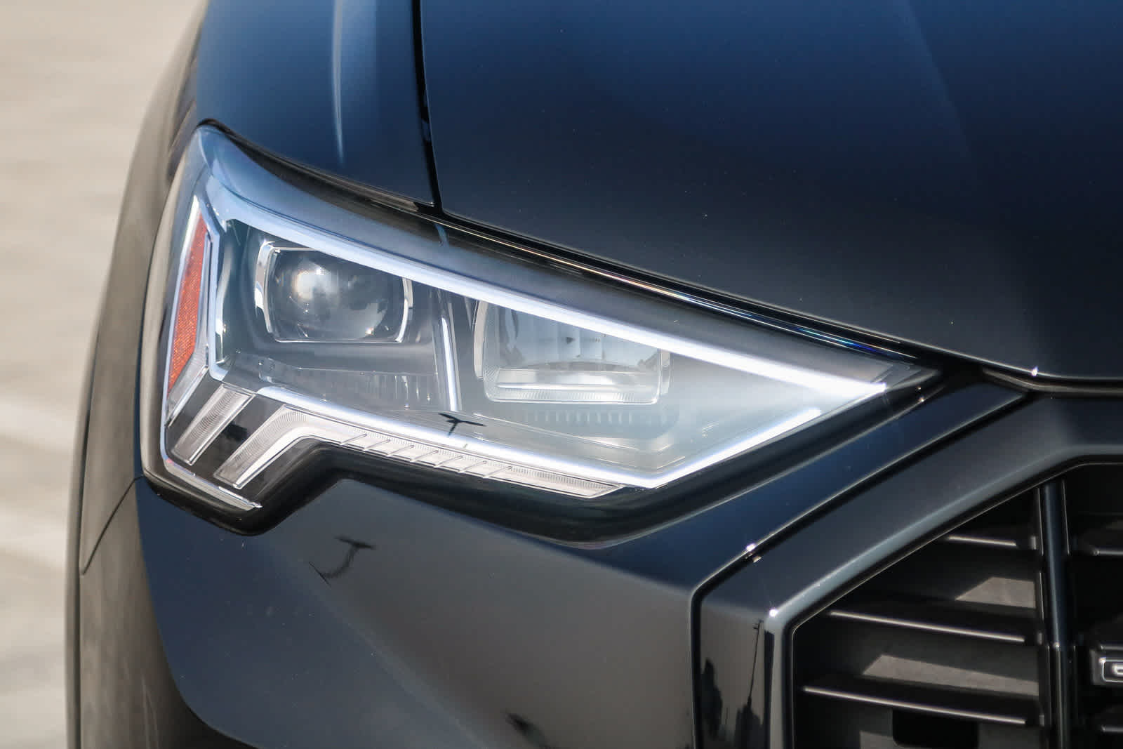 Thumbnail: 2025 Audi Q3 - 4