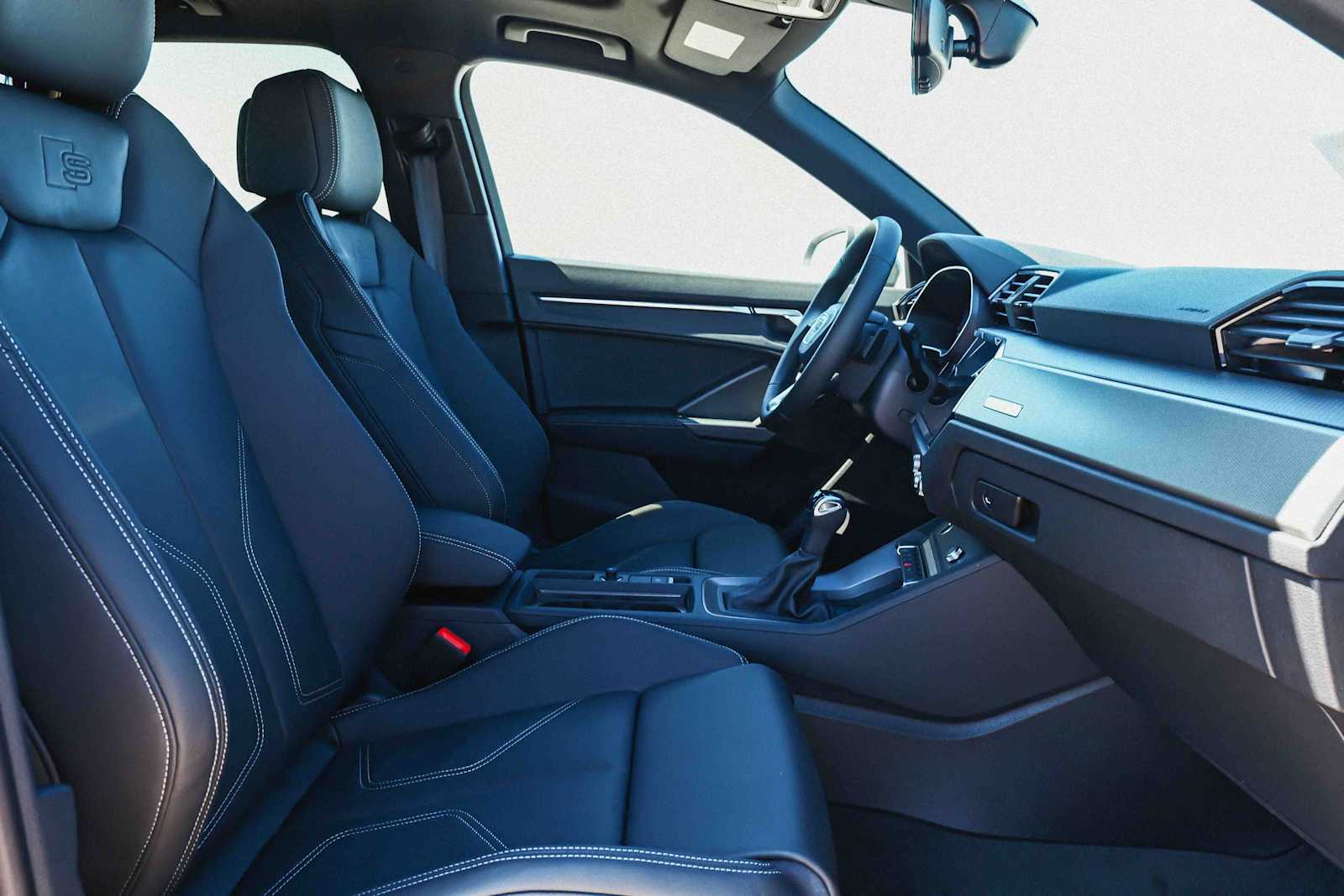 Thumbnail: 2025 Audi Q3 - 17