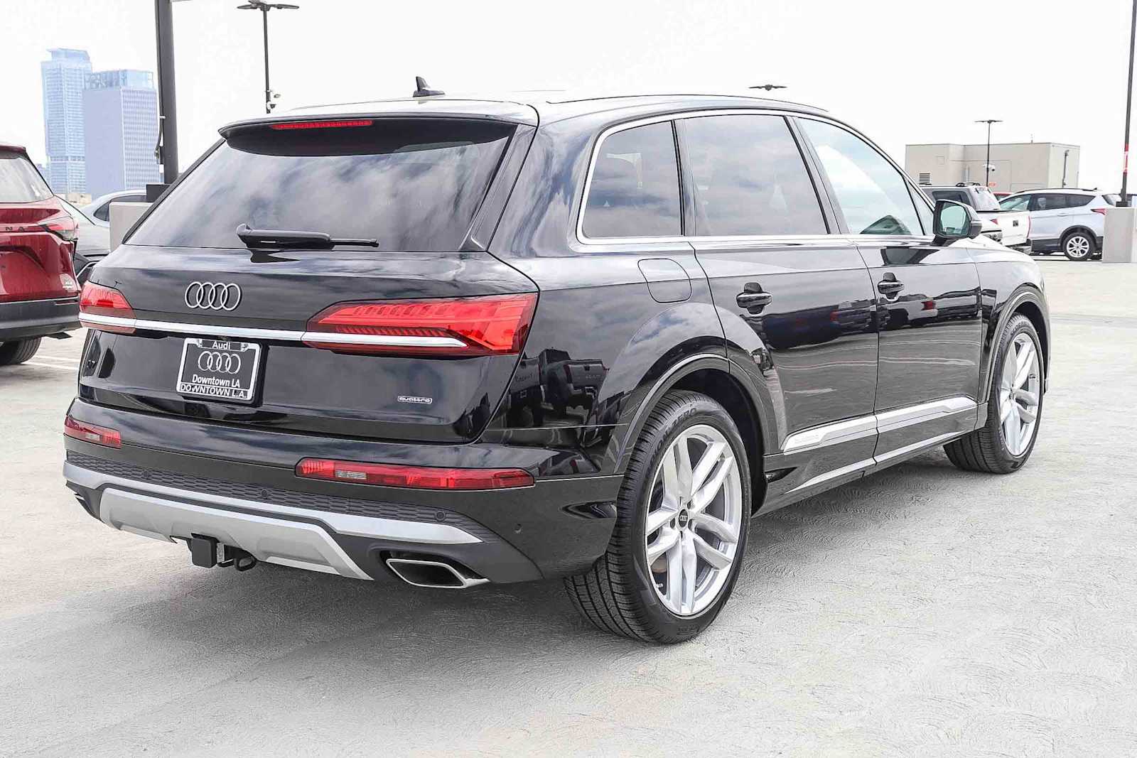 Thumbnail: 2025 Audi Q7 - 4