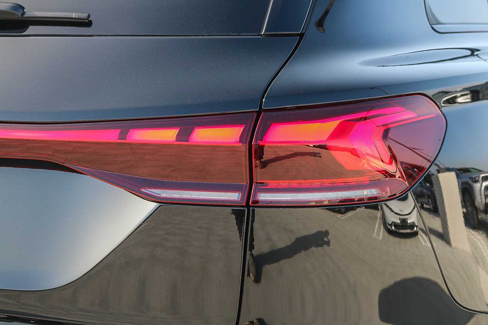 Thumbnail: 2025 Audi Q6 e-tron - 11