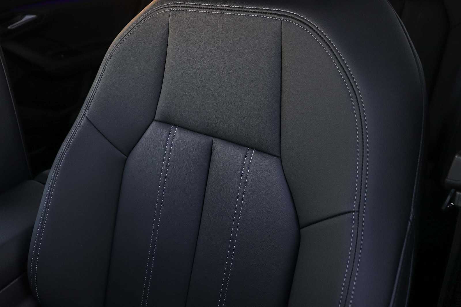 Thumbnail: 2025 Audi Q6 e-tron - 34