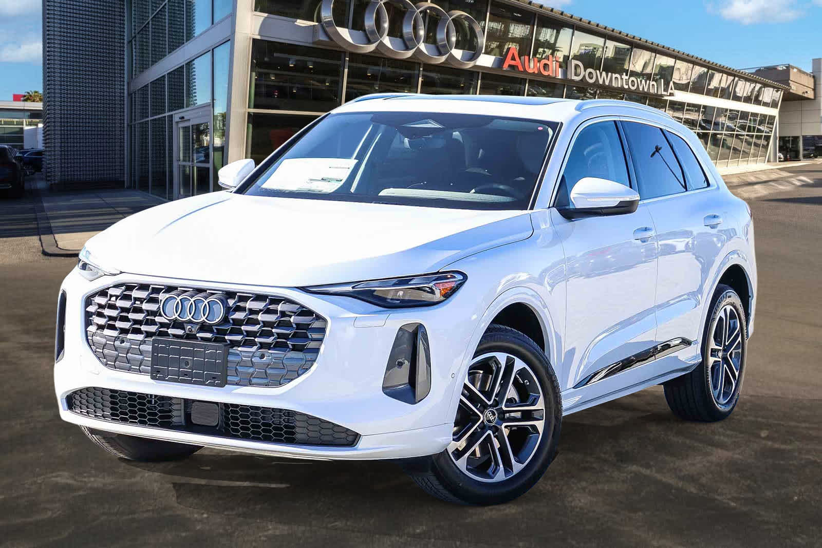 2025 Audi New Q5 Premium's photo