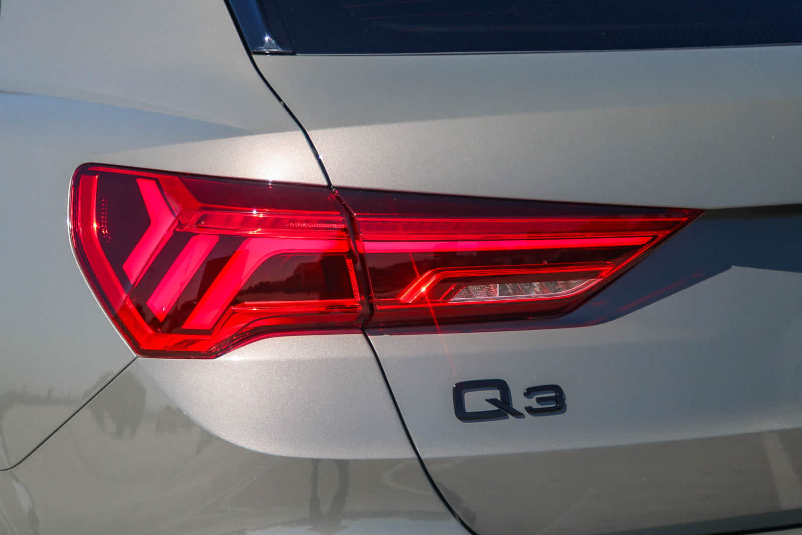 Thumbnail: 2025 Audi Q3 - 11