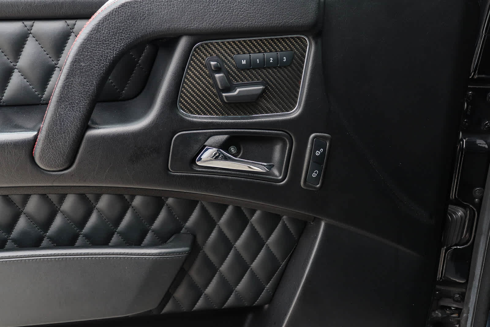 Thumbnail: 2017 Mercedes-Benz G-Class - 28