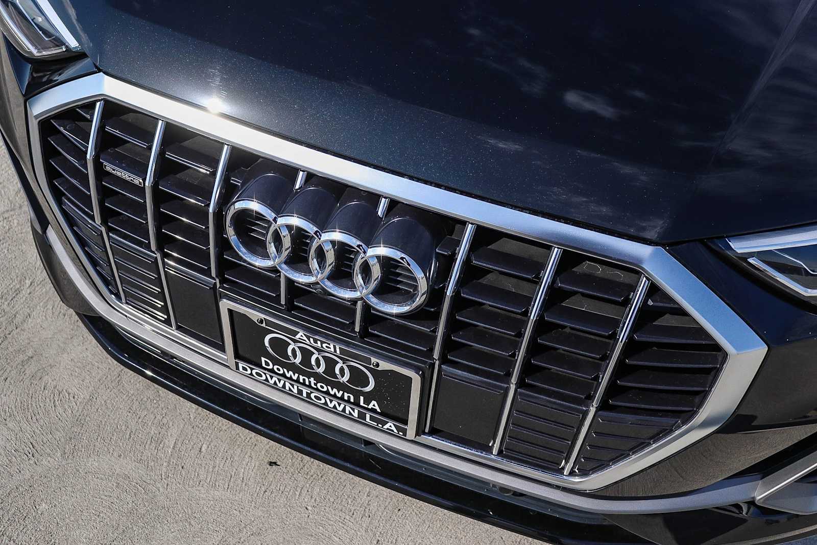 Thumbnail: 2025 Audi Q3 - 8