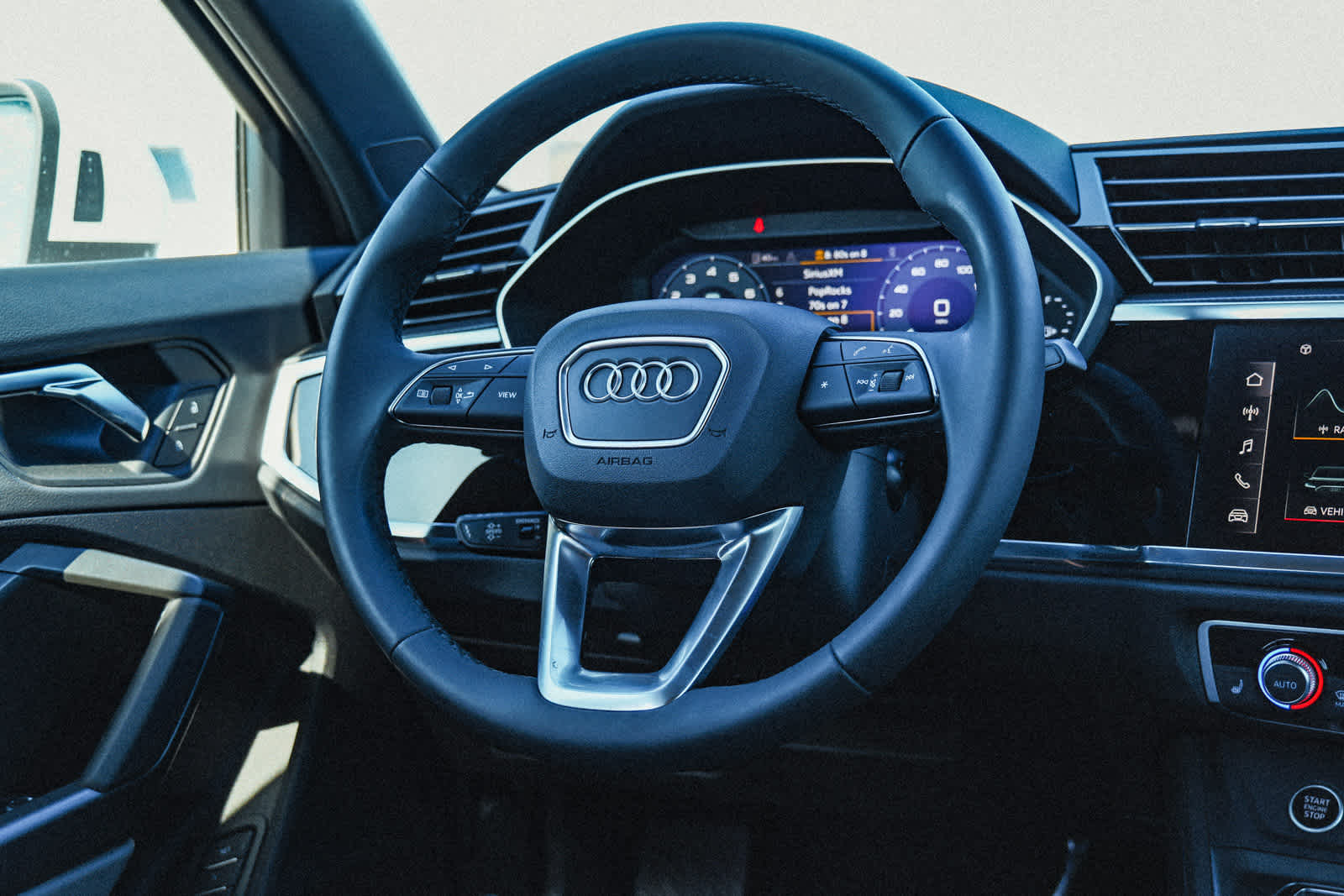 Thumbnail: 2025 Audi Q3 - 16