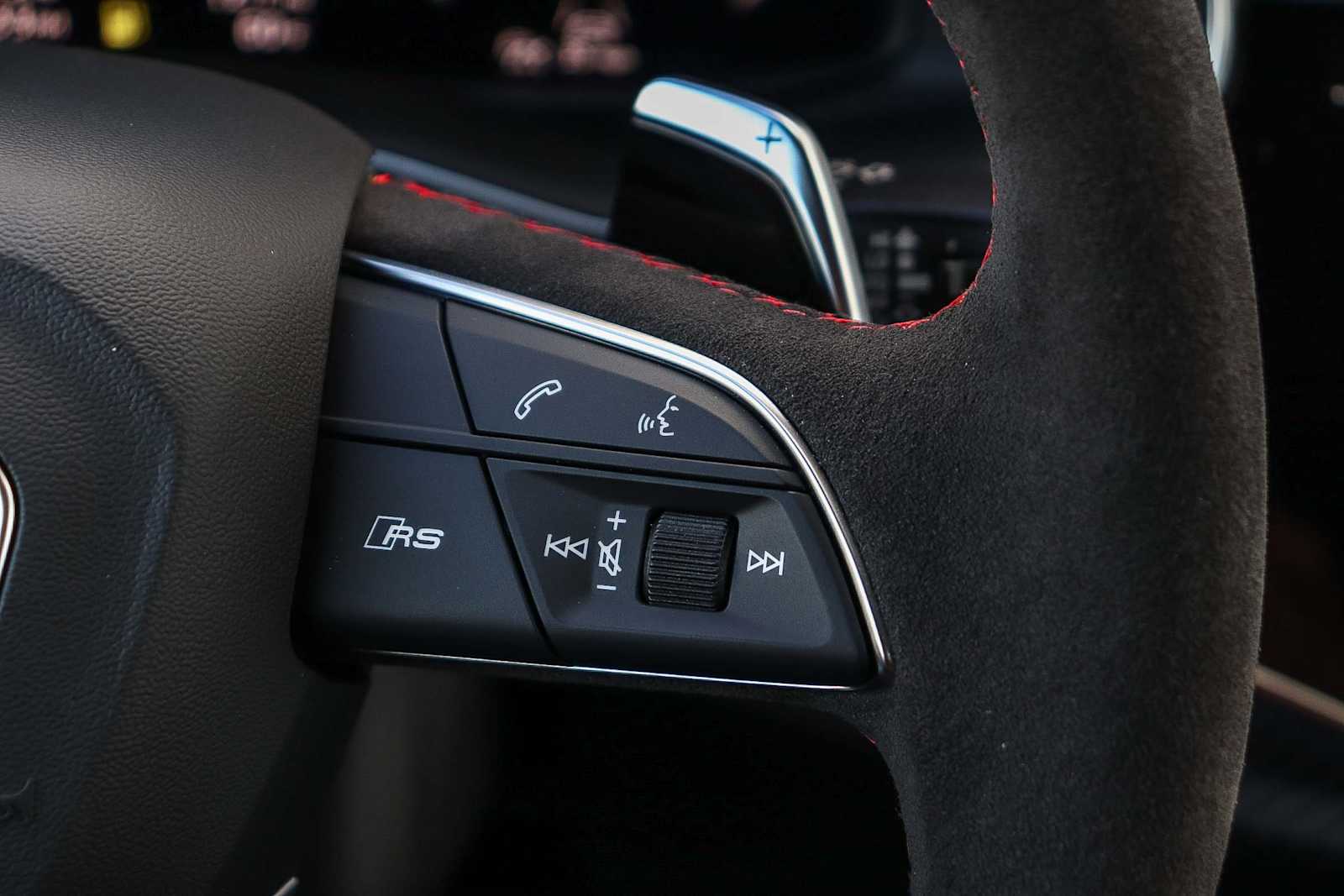 Thumbnail: 2026 Audi RS Q8 - 21