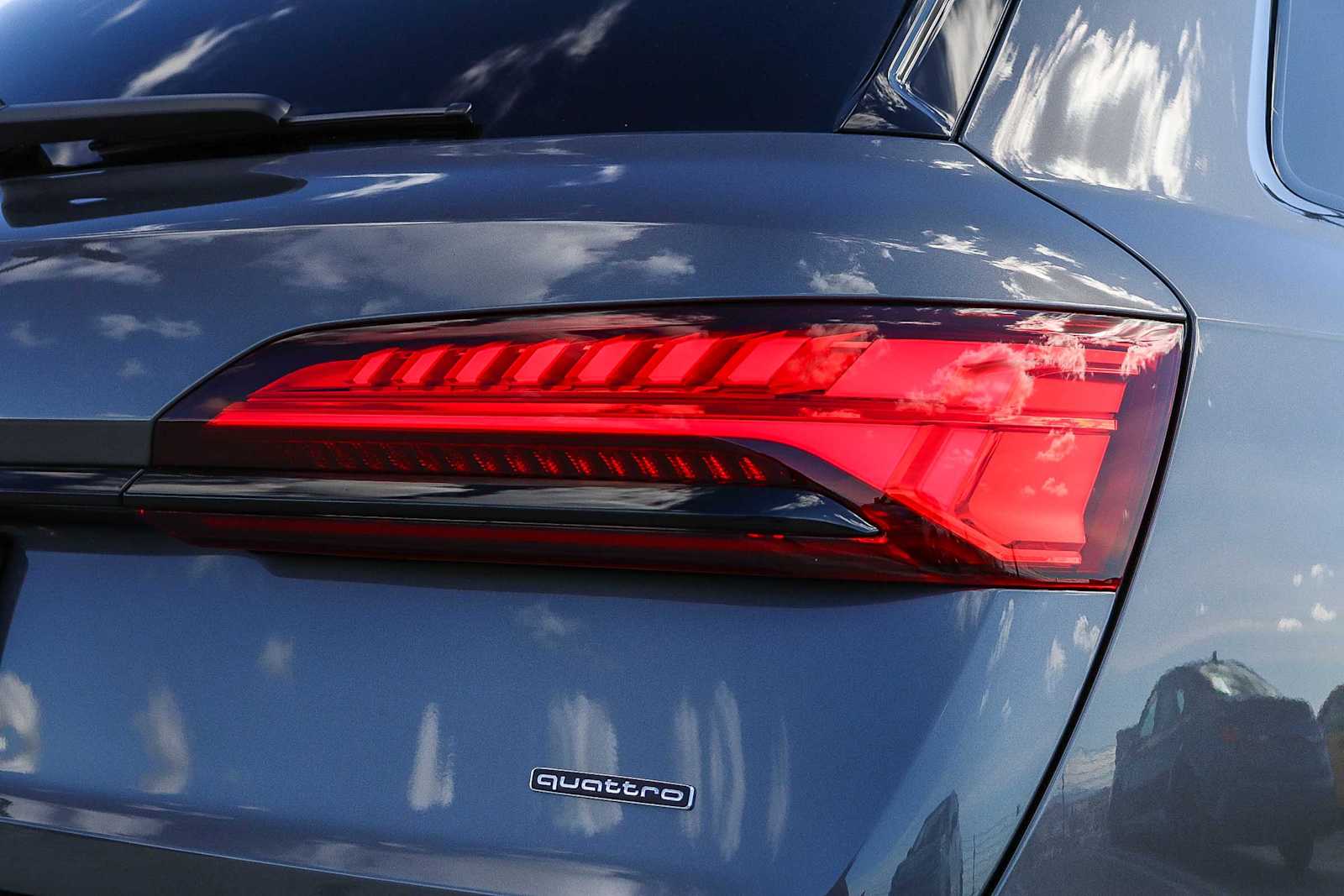 Thumbnail: 2026 Audi Q7 - 10