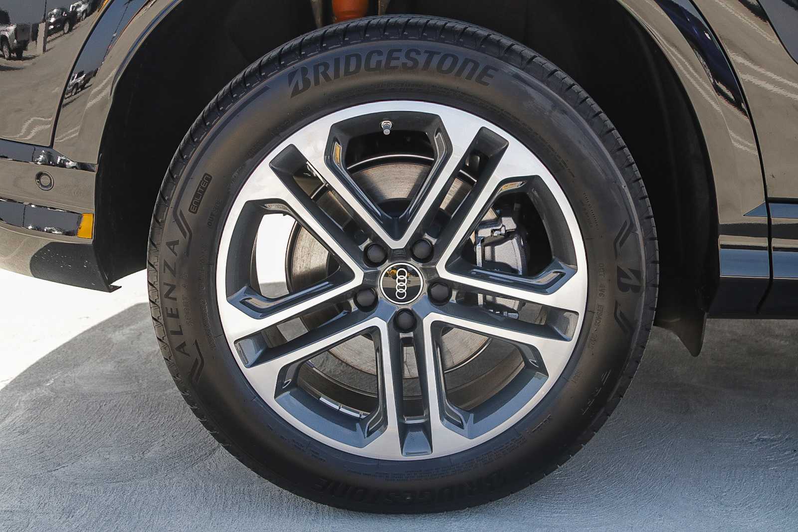 Thumbnail: 2025 Audi Q5 - 10