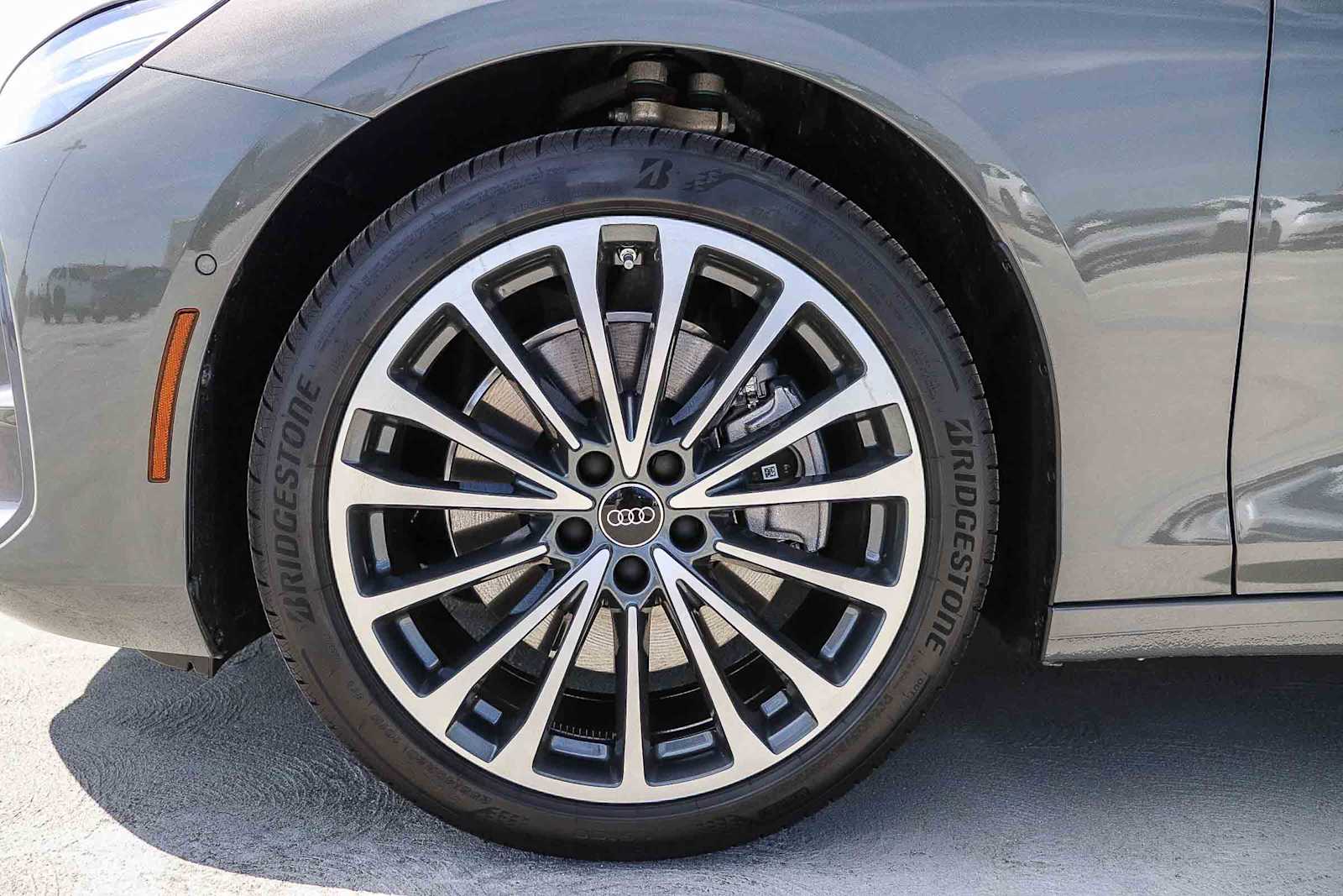 Thumbnail: 2026 Audi A6 - 14