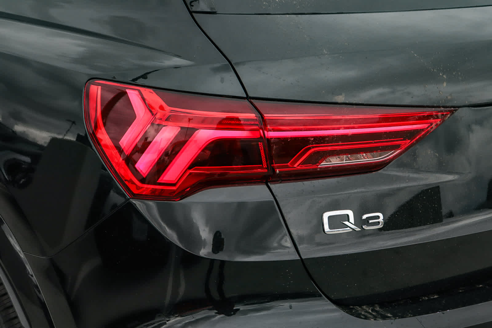 Thumbnail: 2025 Audi Q3 - 12