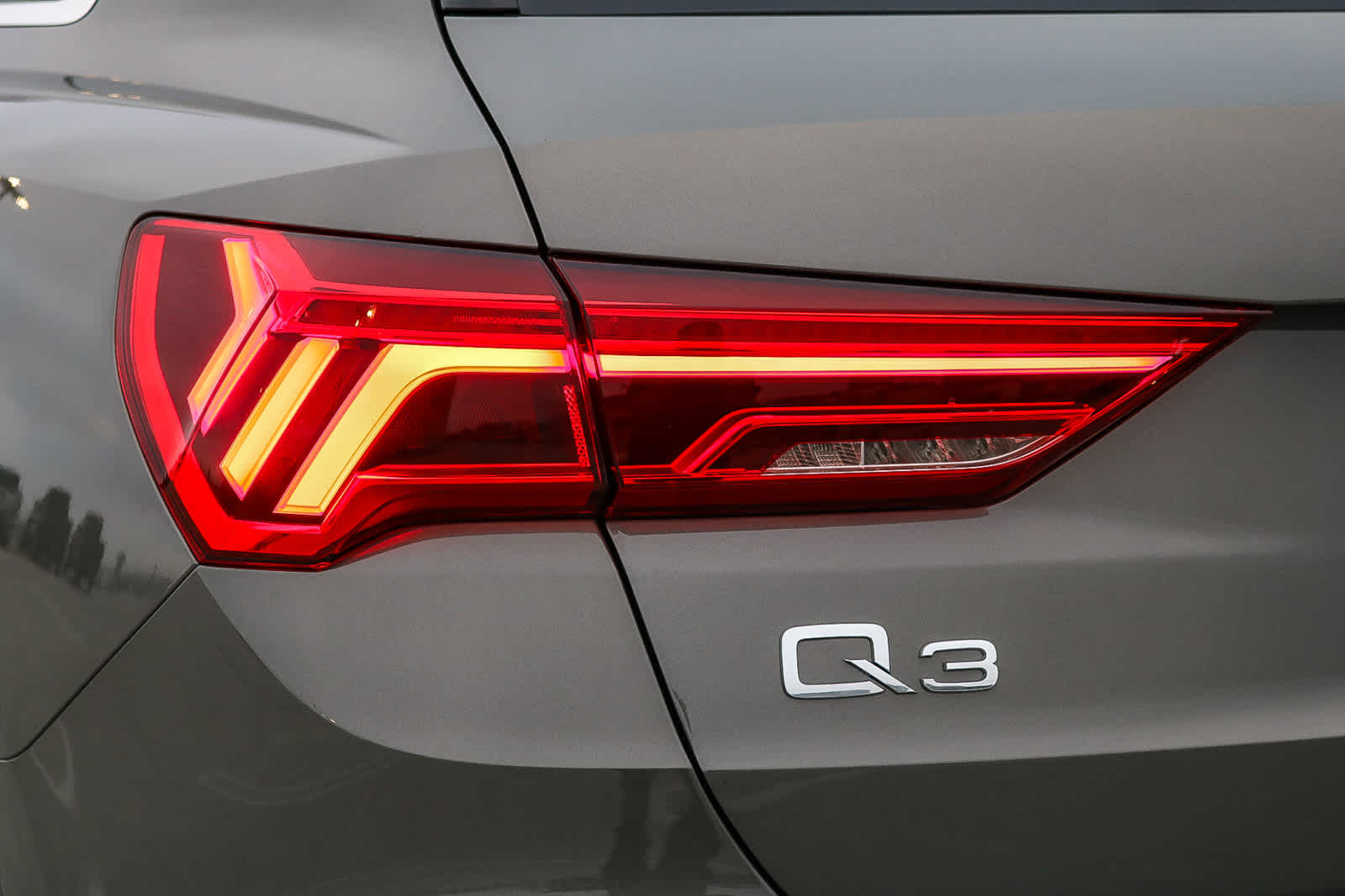 Thumbnail: 2025 Audi Q3 - 12