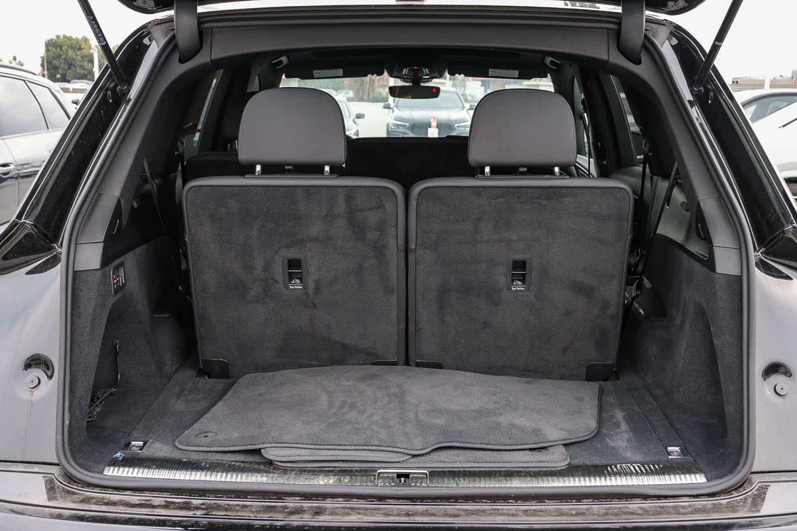 Thumbnail: 2023 Audi Q7 - 36