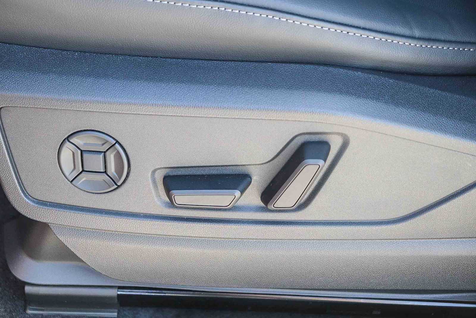 Thumbnail: 2025 Audi Q5 - 23