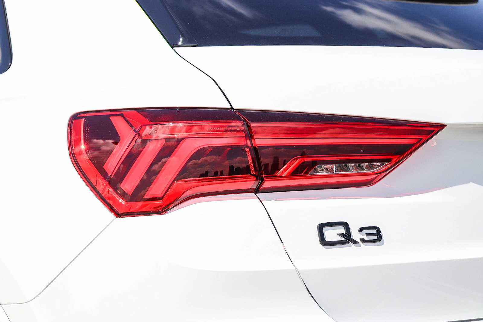 Thumbnail: 2025 Audi Q3 - 12