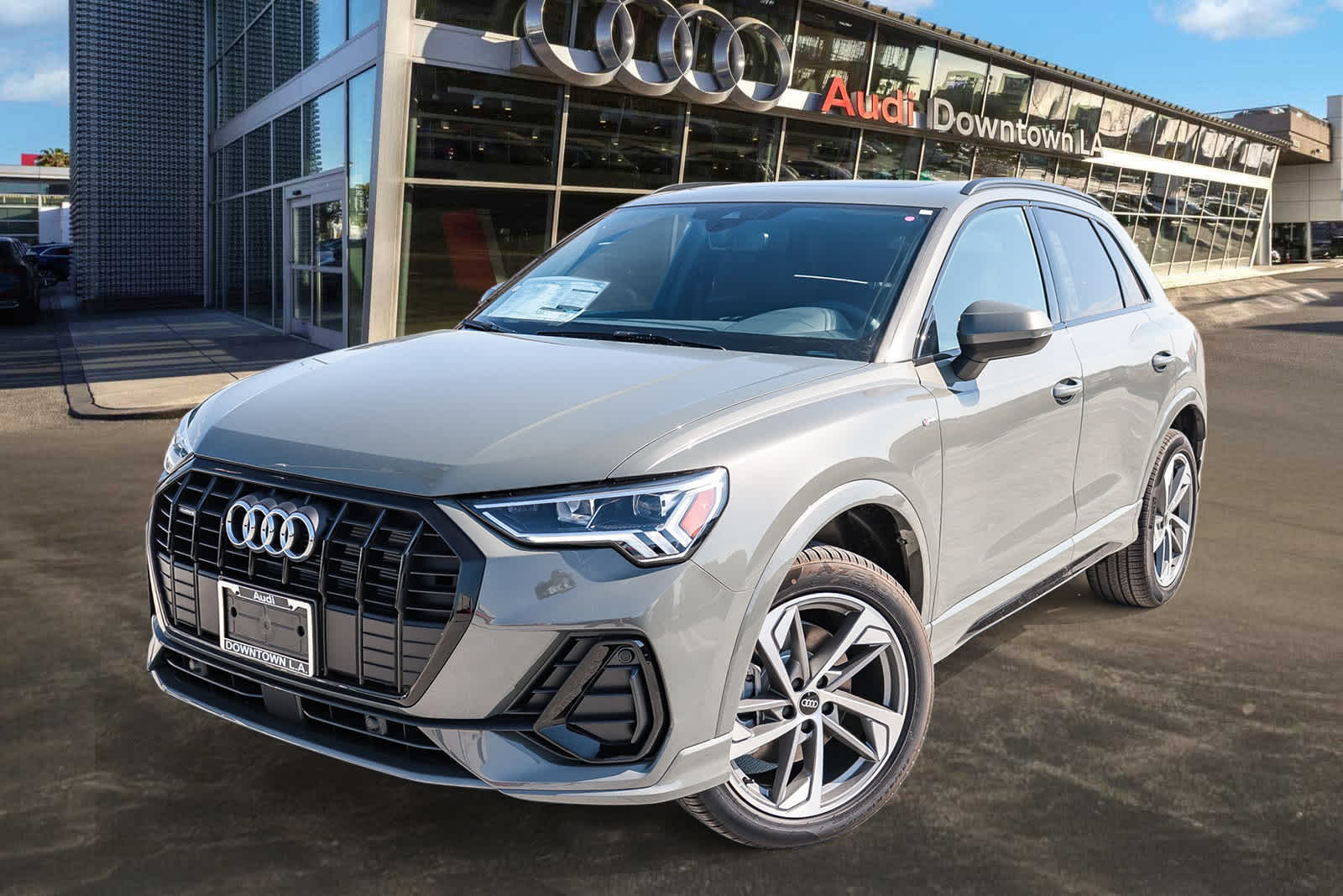 Thumbnail: 2025 Audi Q3 - 1